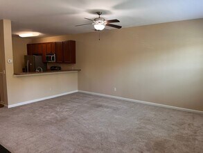 6167 Neuse Wood Dr in Raleigh, NC - Building Photo - Building Photo