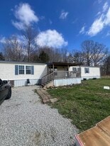 6310 Holy Cross Rd in Loretto, KY - Building Photo