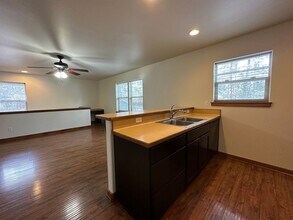 19223 Apache Rd in Bend, OR - Building Photo - Building Photo