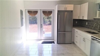 710 52nd St in West Palm Beach, FL - Building Photo - Building Photo
