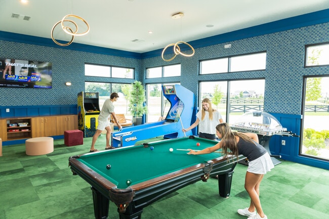 Liberty Grand Communities in Powell, OH - Foto de edificio - Building Photo