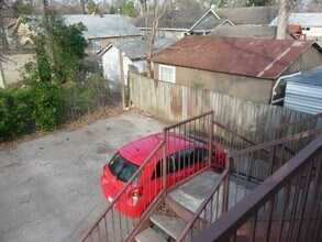 1036 Louise St-Unit -C in Houston, TX - Building Photo - Building Photo