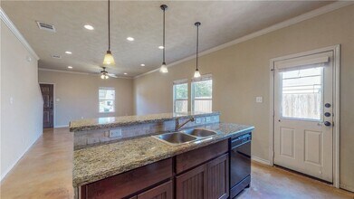 3410 Cullen Trail in College Station, TX - Building Photo - Building Photo