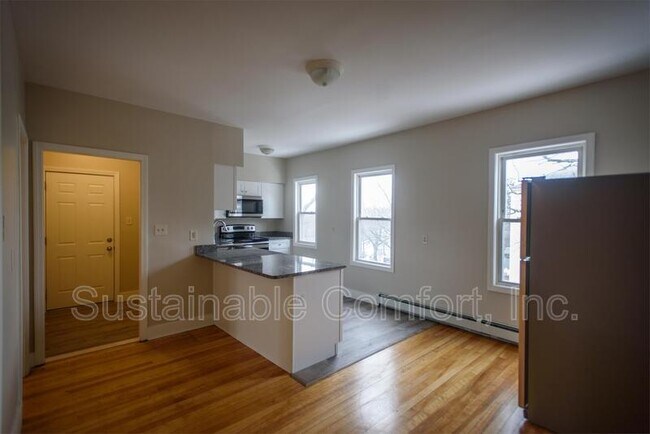 6 Adolph St in Worcester, MA - Building Photo - Building Photo