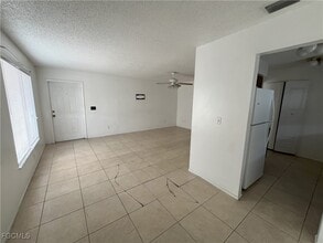 7254 Barragan Rd in Ft. Myers, FL - Building Photo - Building Photo