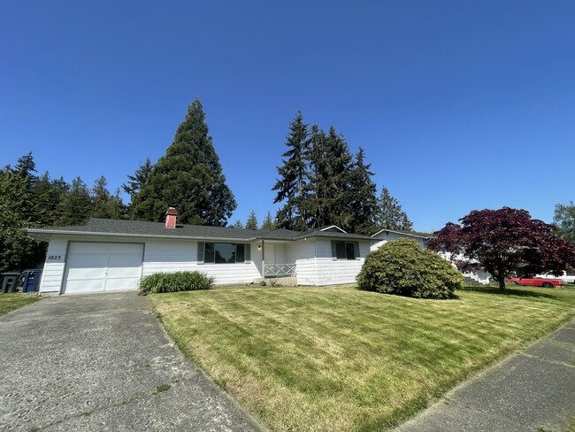 property at 1023 N Viewmont Dr