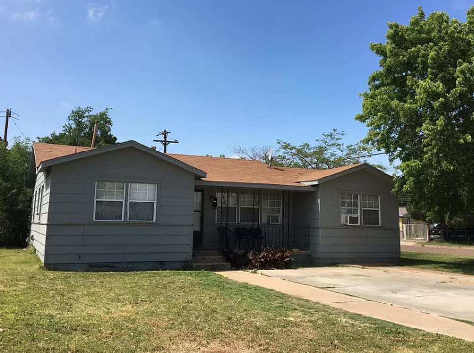 5402 Avenue B in Lubbock, TX - Building Photo