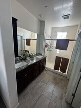 1013 Chapelhill Ln in Roseville, CA - Building Photo - Building Photo