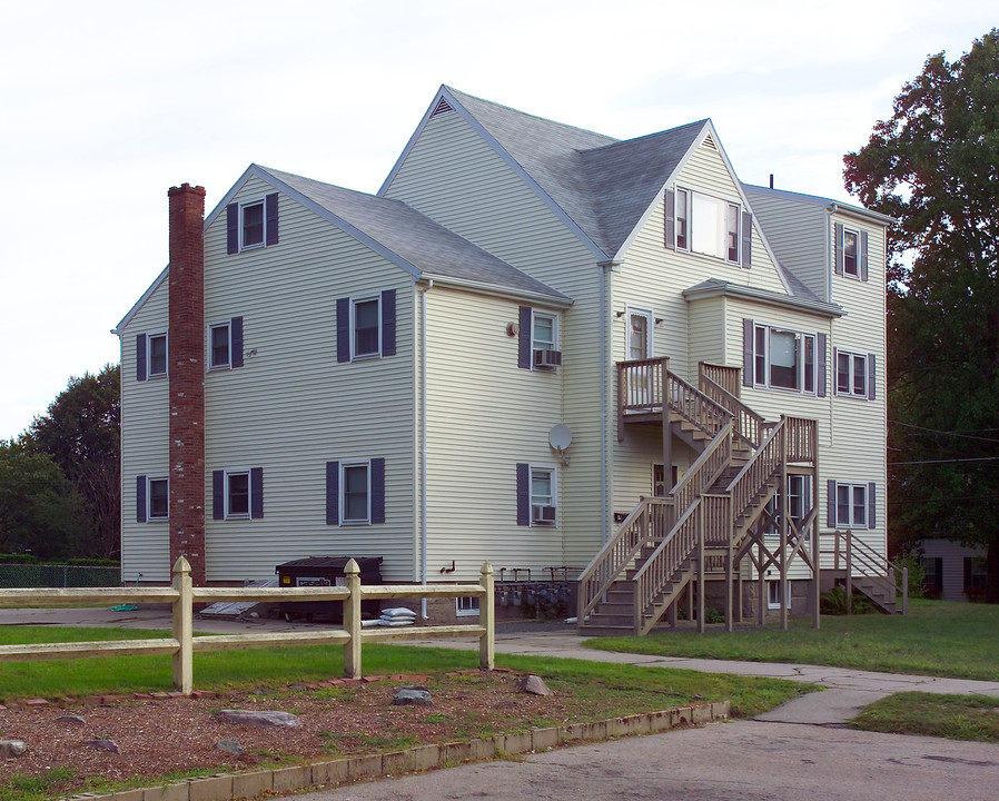 28 Baker St in Foxboro, MA - Building Photo