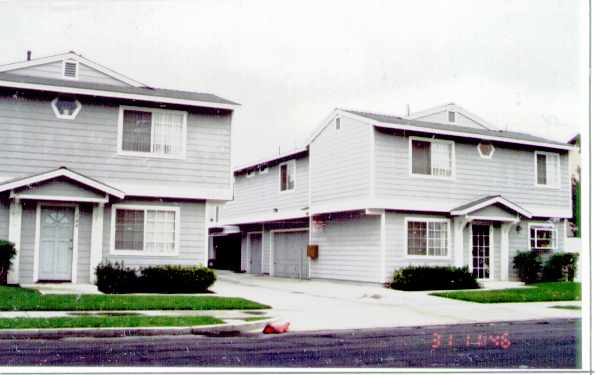 1210 Diamond St in Anaheim, CA - Building Photo