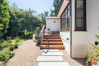 3279 Ledgewood Dr in Los Angeles, CA - Building Photo - Building Photo