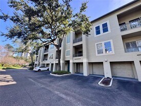 705 Mainsail Dr in Tampa, FL - Building Photo