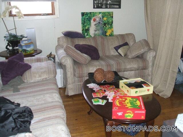 126 Warren St in Boston, MA - Building Photo