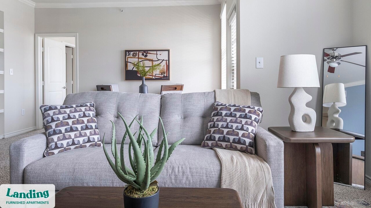 8989 West Rd in Houston, TX - Building Photo