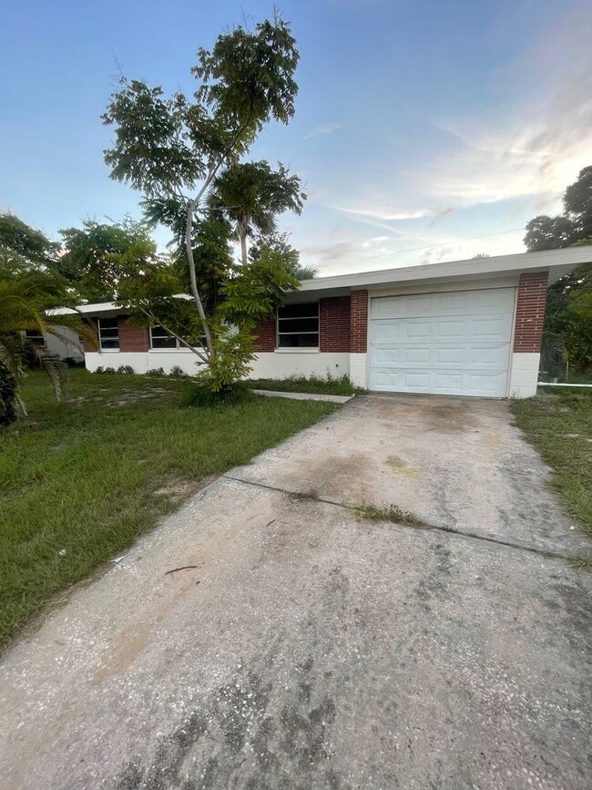 property at 1464 Richmond Ave