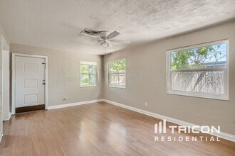 7210 10th Ave N in St. Petersburg, FL - Building Photo - Building Photo