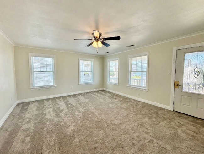 259 W Ocean View Ave in Norfolk, VA - Building Photo - Building Photo