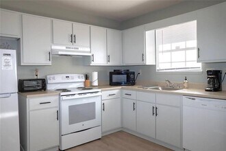 502 SE B St in Bentonville, AR - Building Photo - Building Photo