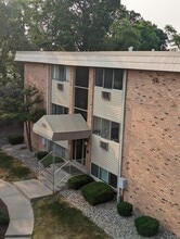 734 W Kilgore Rd in Portage, MI - Building Photo - Building Photo