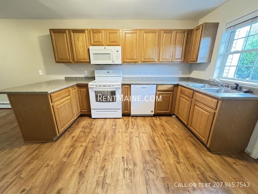5 River Village Dr in Milford, ME - Building Photo