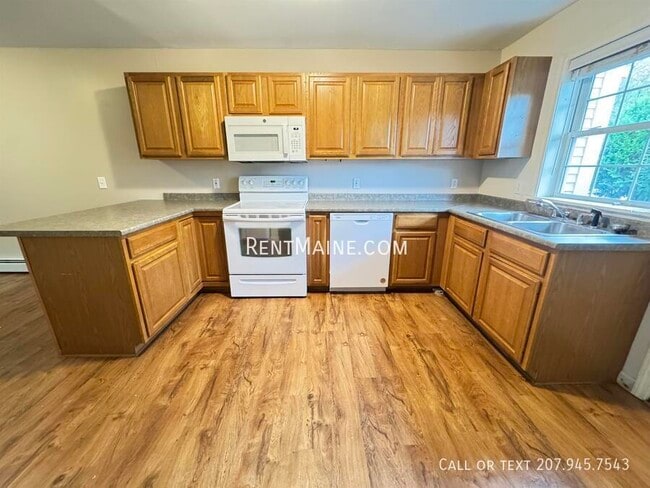 property at 5 River Village Dr