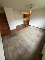 222 High Line St, Unit 7 in Belvidere, IL - Building Photo