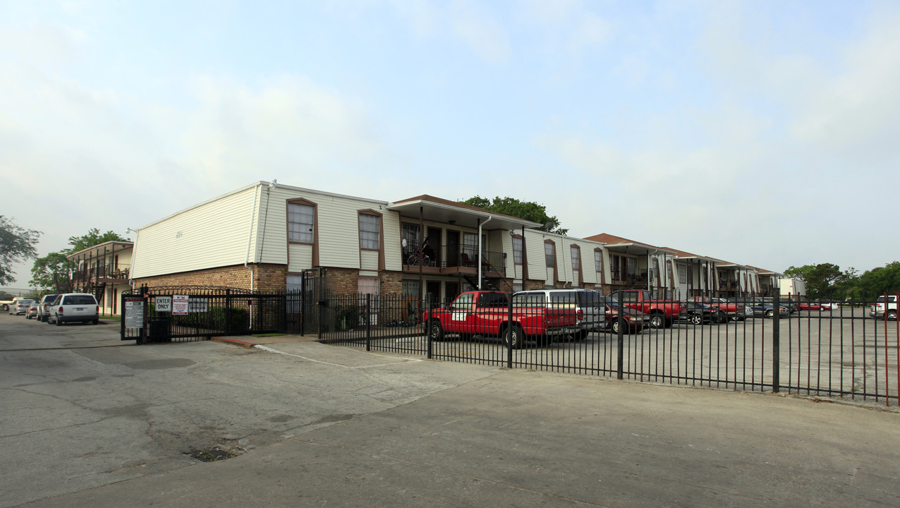 Villa Rosa Apartments in Houston, TX - Foto de edificio