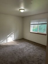 1062 Andis Rd-Unit -1064 Andis in Burlington, WA - Building Photo - Building Photo