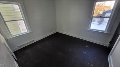1721 Cliffview Rd in Cleveland, OH - Building Photo - Building Photo