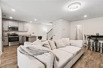 3528 Station Dr in Atlanta, GA - Building Photo - Building Photo