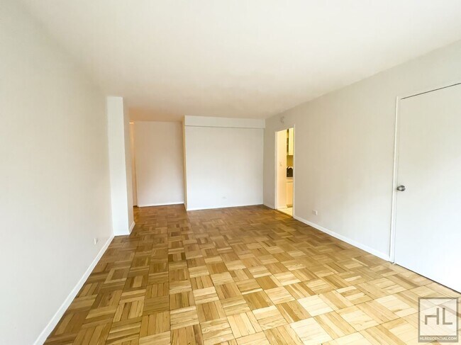 EAST 49 STREET, Unit 6D in New York, NY - Building Photo - Building Photo