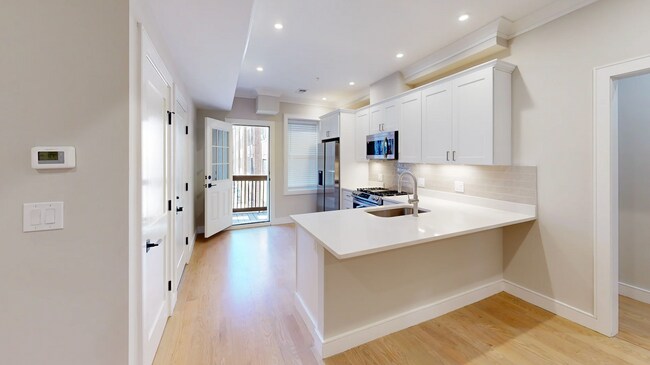162 Allston St, Unit 5 in Boston, MA - Building Photo - Building Photo