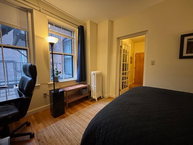 69 Myrtle St, Unit 3 in Boston, MA - Foto de edificio - Building Photo