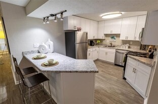 2845 Holcomb Bridge Rd in Alpharetta, GA - Building Photo