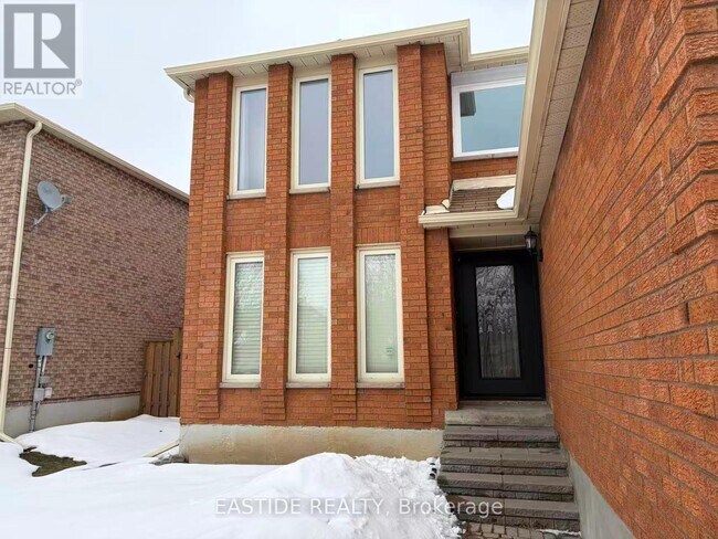 39 Coppard Ave in Markham, ON - Building Photo - Building Photo
