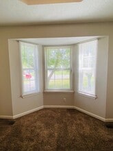 321 Atlantic Ave in Oak Grove, KY - Building Photo - Building Photo