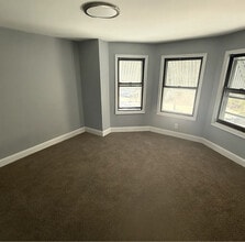 409 Jefferson Ave in Bristol, PA - Foto de edificio - Building Photo