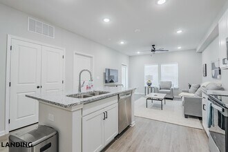 1650 Harris Hill Rd, Unit 06-6306 in San Marcos, TX - Foto de edificio - Building Photo