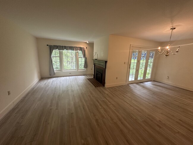 579 Sagamore Ave in Portsmouth, NH - Building Photo - Building Photo