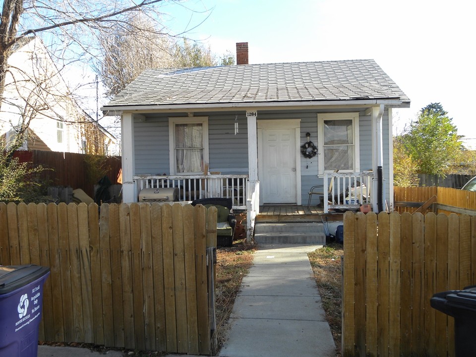West Villa Park Annex in Denver, CO - Building Photo