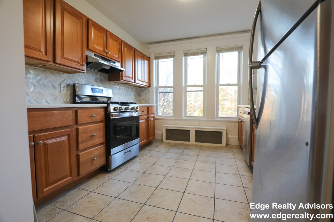 16 South St, Unit 2 in Boston, MA - Building Photo