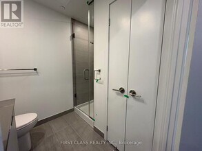 1 Fairview Rd E in Mississauga, ON - Building Photo - Building Photo