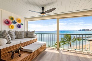 2877 Kalakaua Ave in Honolulu, HI - Building Photo