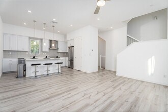 508 Alisal Ln in Sacramento, CA - Building Photo - Building Photo