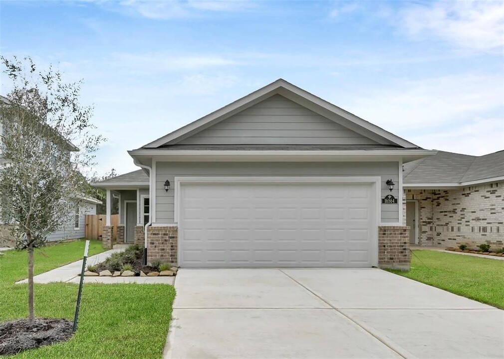 16564 Moss Ln in Porter, TX - Foto de edificio