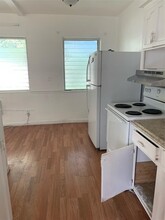 16651 NE 20th Ave-Unit -8 in North Miami Beach, FL - Foto de edificio - Building Photo