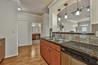 1711 Old Spanish Trl, Unit 419 in Houston, TX - Foto de edificio - Building Photo