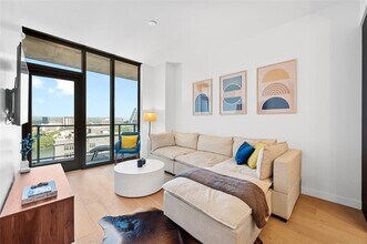 44 East Ave in Austin, TX - Building Photo - Building Photo