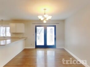 13645 Timber Crest Dr in Osseo, MN - Foto de edificio - Building Photo