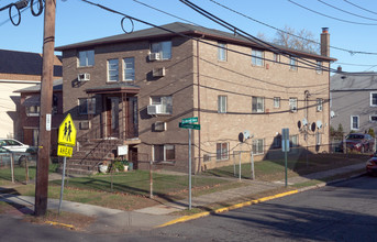 910 Amboy Ave in Perth Amboy, NJ - Building Photo - Building Photo